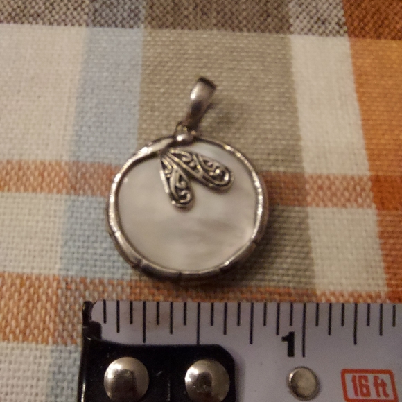 Dragonfly MOP Pendant 925 - Picture 3 of 3